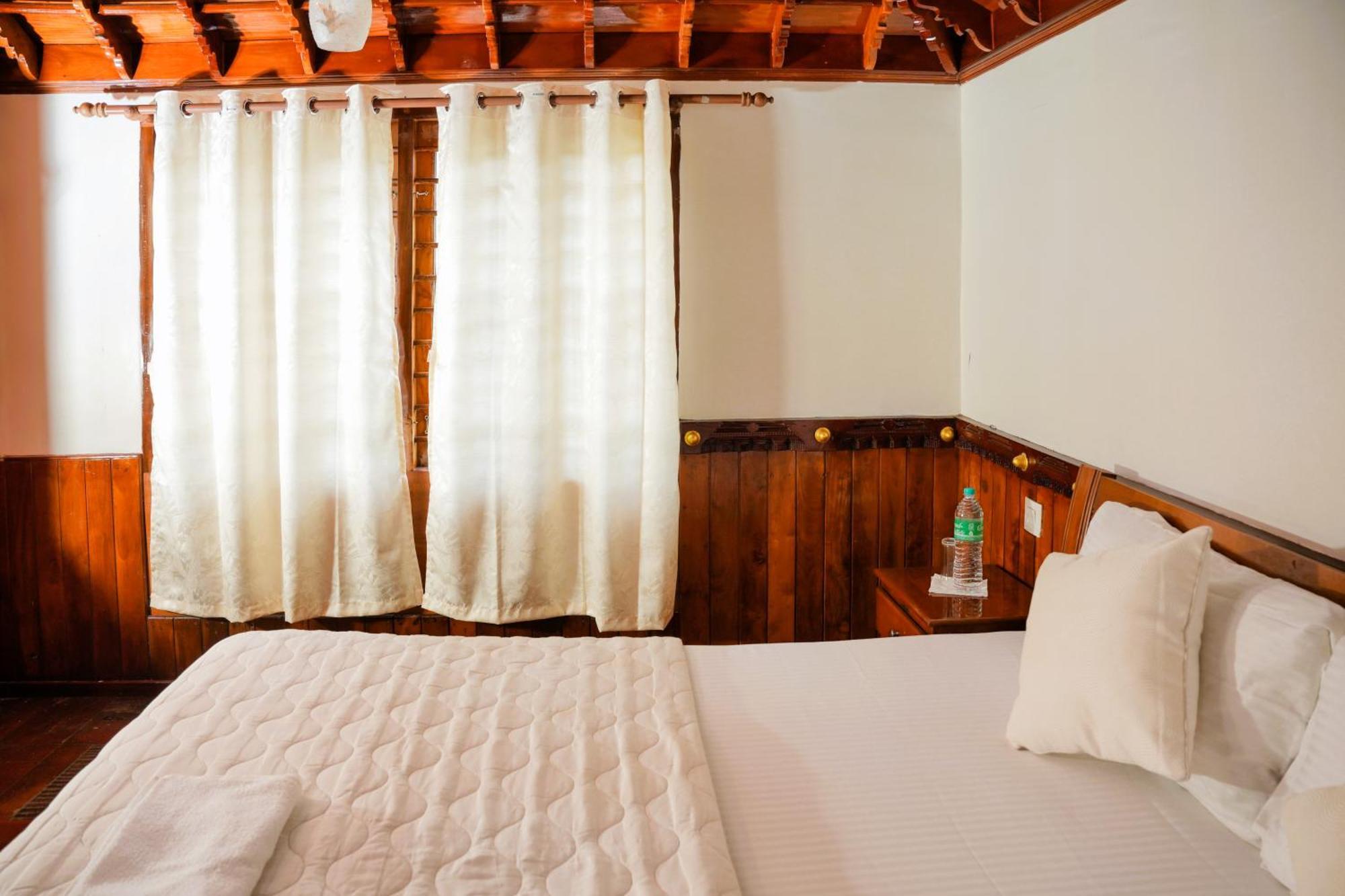 Rajahamsam Houseboat Βίλα Kumarakom Εξωτερικό φωτογραφία