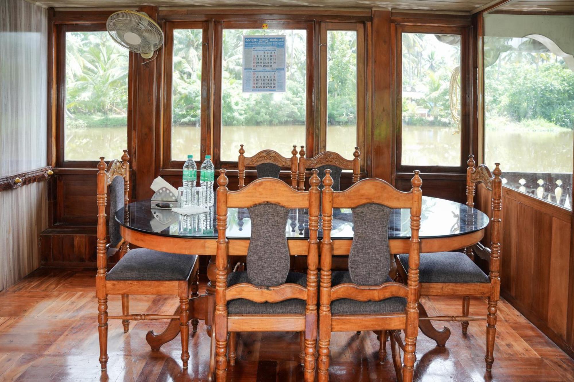 Rajahamsam Houseboat Βίλα Kumarakom Εξωτερικό φωτογραφία